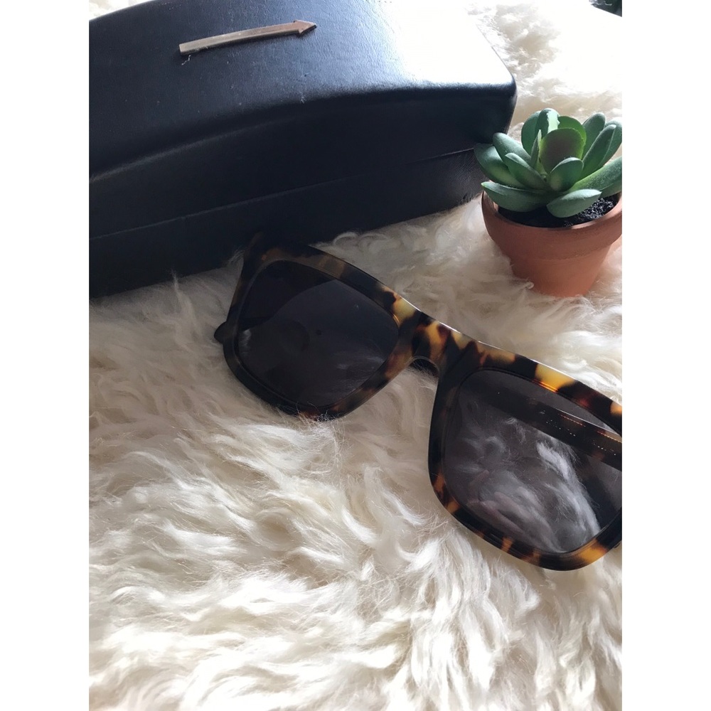 [Karen walker] deep freeze crazy tort sunglasses